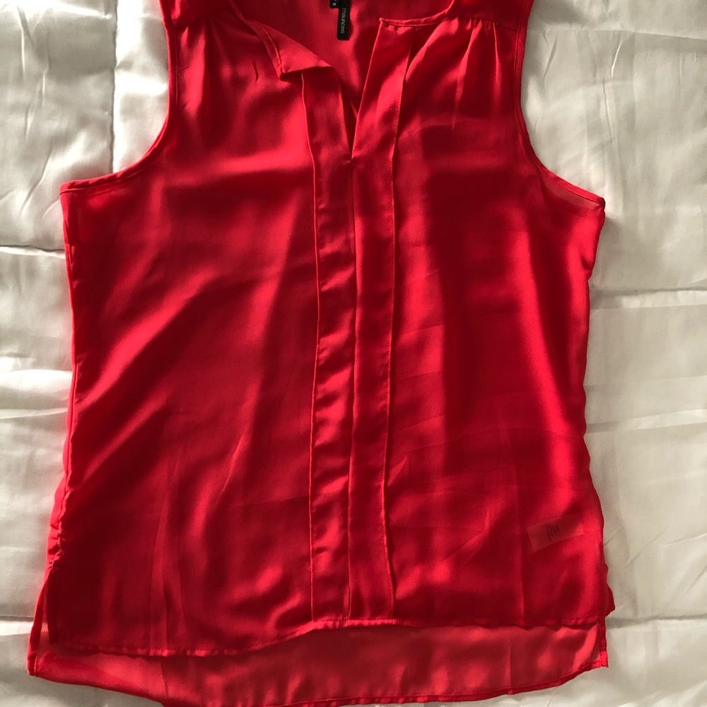 NWOT pretty light tank top💕